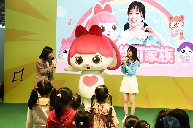 伶可家族.jpg